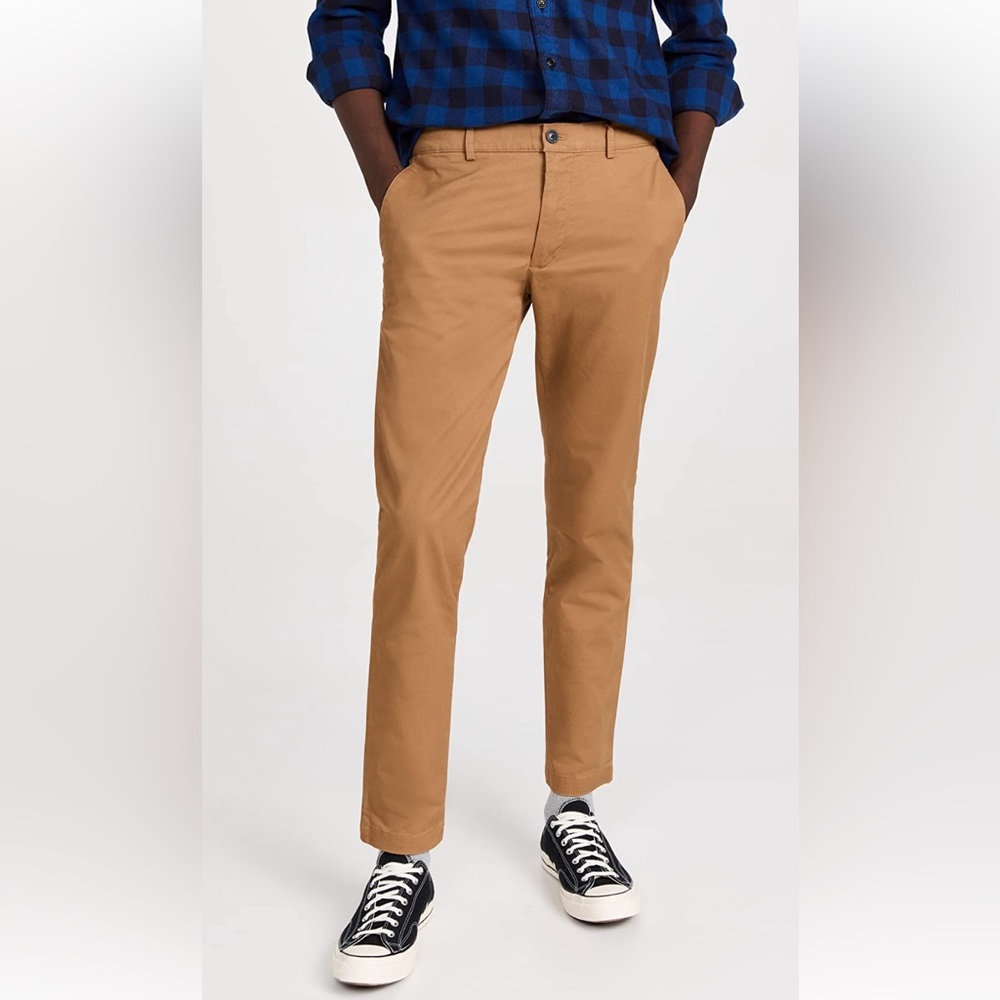 Club Monaco Connor Modern Slim Fit Chino. Beige. Size 32x32.